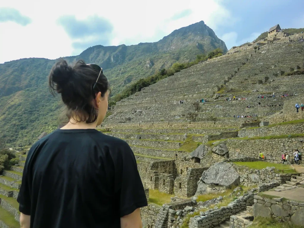 tourist-woman-inca-ruins-machupicchu-cusco-peru